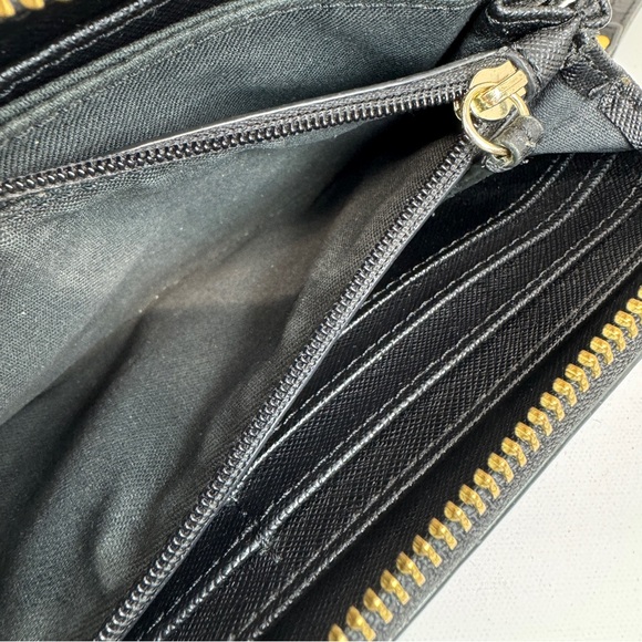 Fossil Black Leather Long Wallet/ Wristlet! 🖤 - Picture 10 of 14